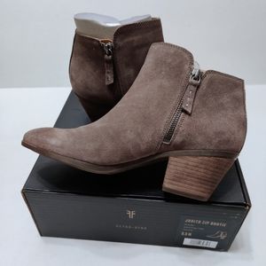 Size 9 or 9.5 Frye Judith Dual Zip Booties